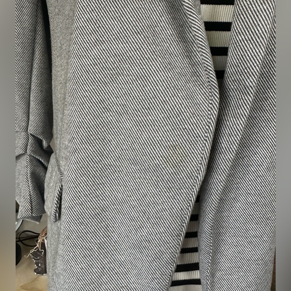 XS grey Dynamite blazer - Picture 4 of 7